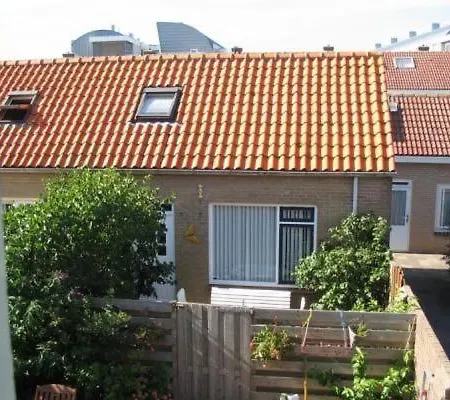 Holiday home Einseitig Angebautes Sommerhaus Mit Garten *