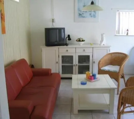 Holiday home Einseitig Angebautes Sommerhaus Mit Garten *