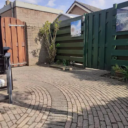 Einseitig Angebautes Sommerhaus Mit Garten Egmond aan Zee