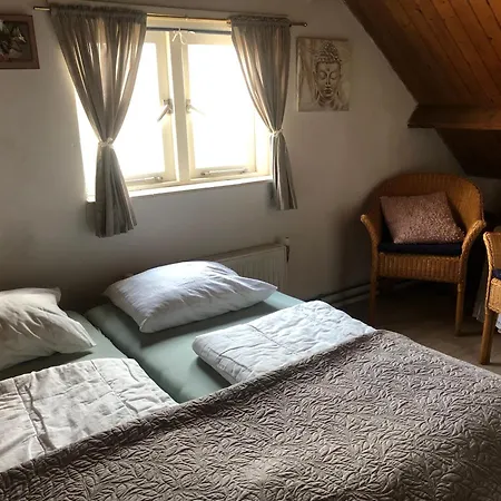 Einseitig Angebautes Sommerhaus Mit Garten * Egmond aan Zee
